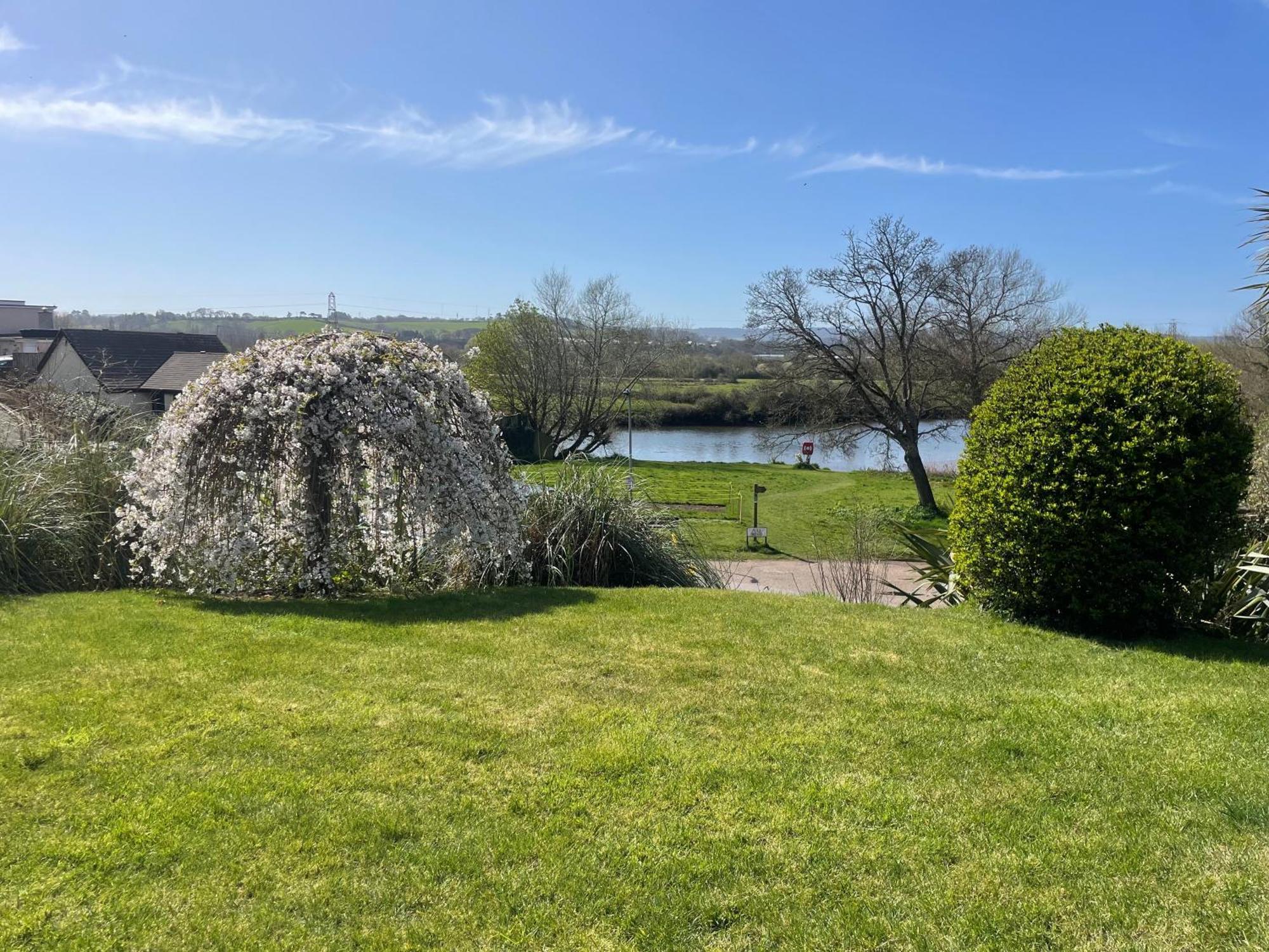 River Retreat Apartment Exeter - River Views & Parking ภายนอก รูปภาพ